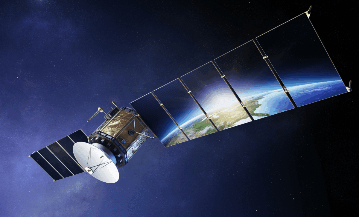 Startup's Ambitious Plan to Beam Sunlight from Space Sparks Debates Over Environmental Impact 