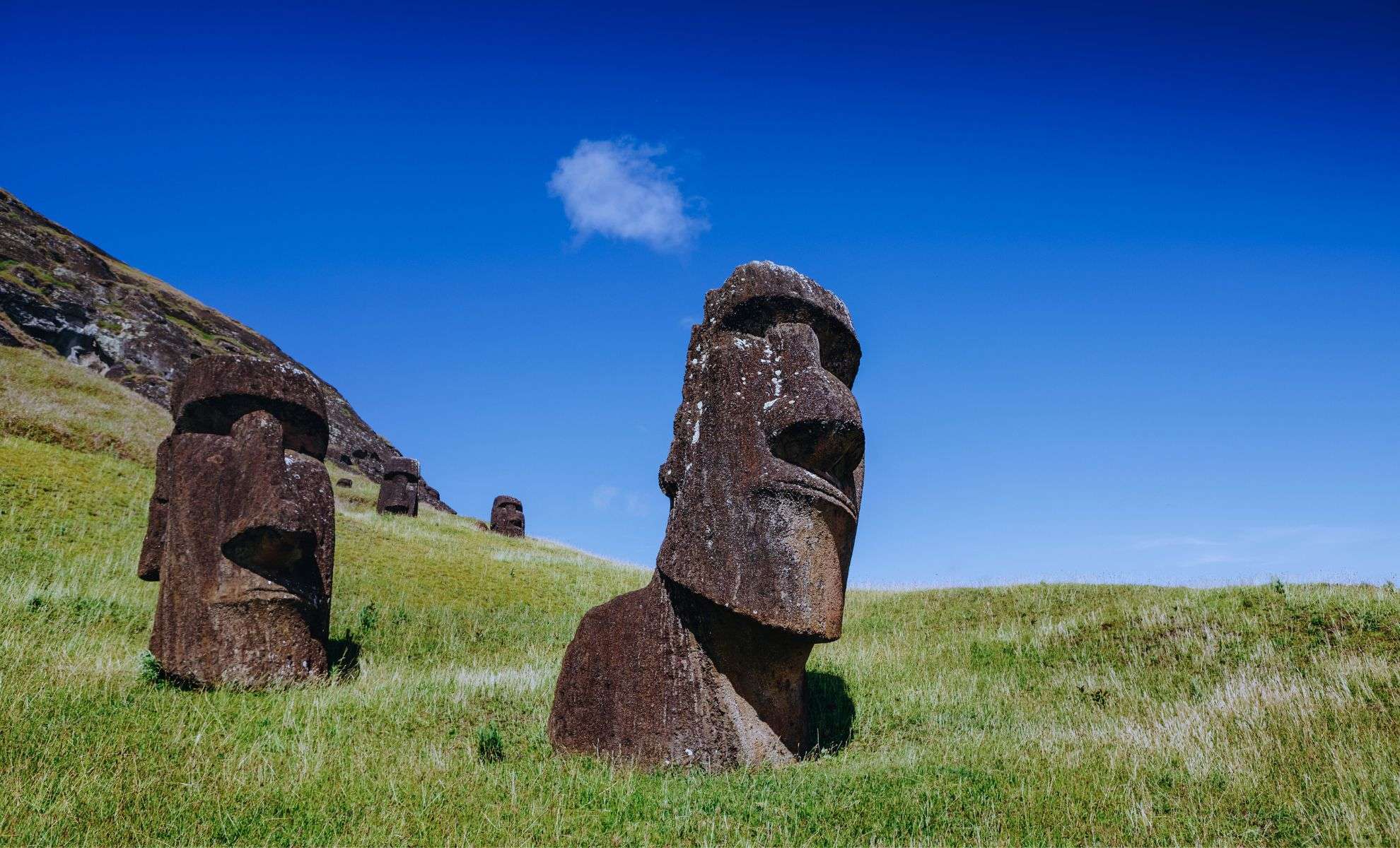 How Easter Island’s Iconic Moai Statues Were Moved by ‘Walking’ Them 