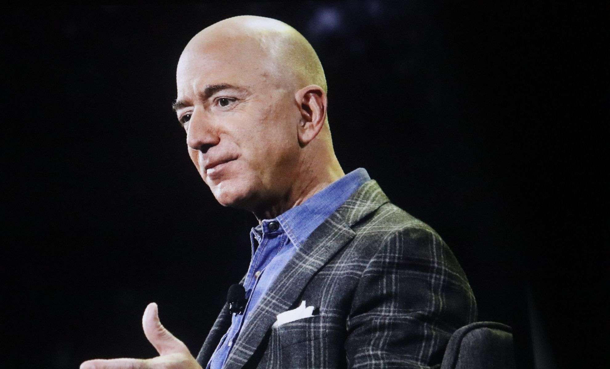 Jeff Bezos Proposes Launching Large-Scale Data Centers Into Space to Cut AI's Environmental Impact 