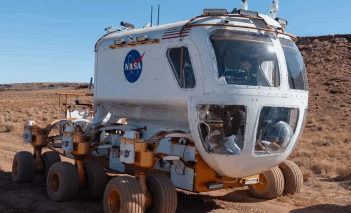 NASA’s Lunar Electric Rover Undergoes Tough Trials in Arizona Desert Ahead of Moon Missions 