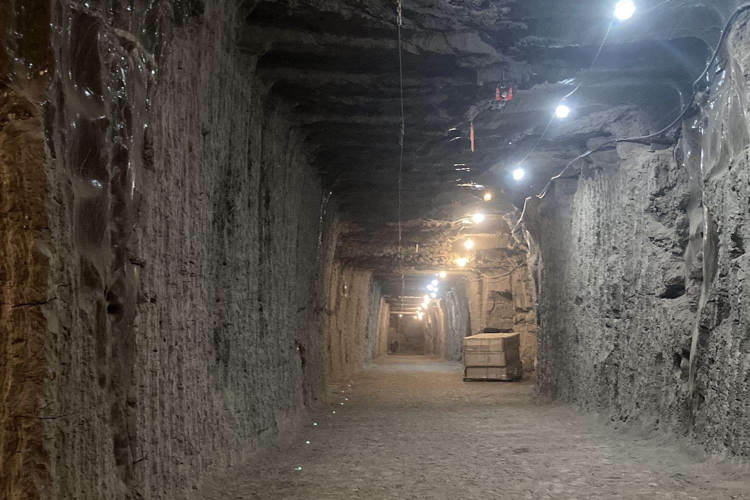 PermafrostTunnel1-6d1257422be9ceb0e052f4a84d6e61a9.jpg