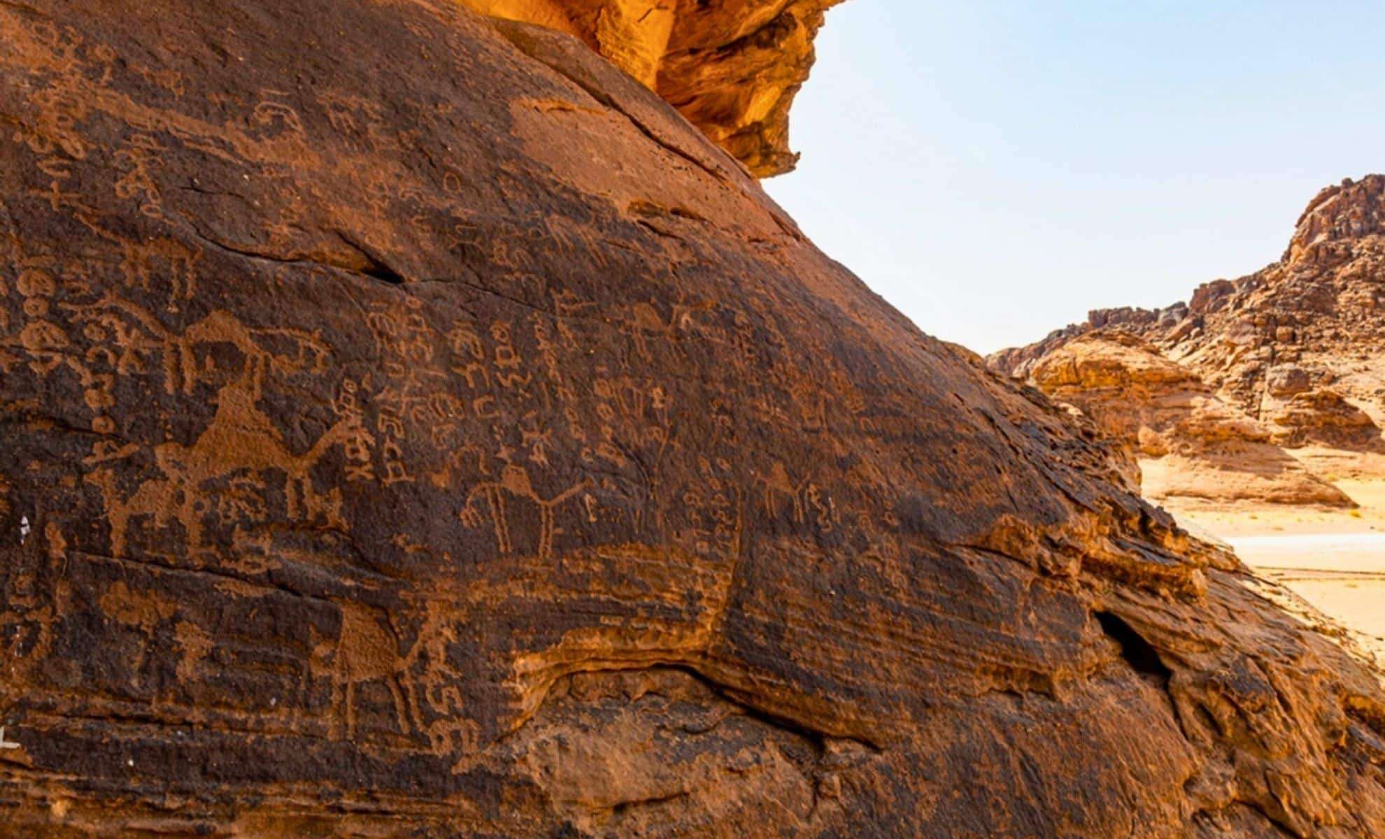 Ancient Rock Carvings in Saudi Arabia Reveal Crucial Survival Maps from 12,000 Years Ago 