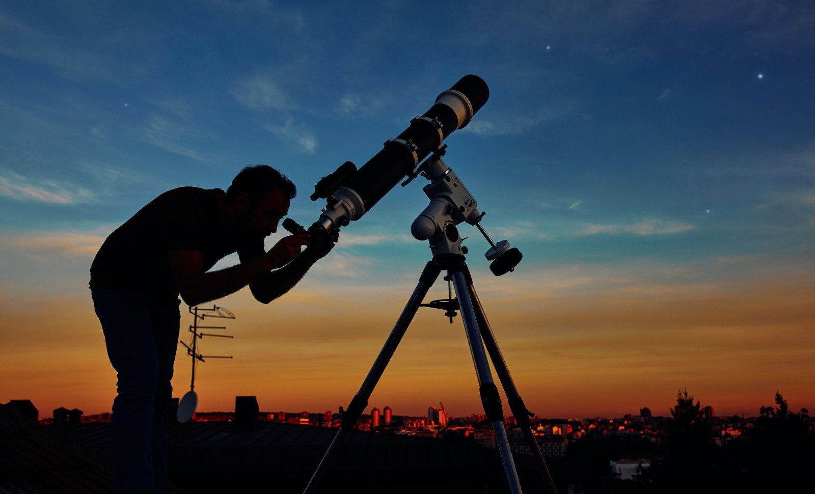Don’t Miss Mercury’s Dazzling Last Appearance in the Evening Sky This Year 