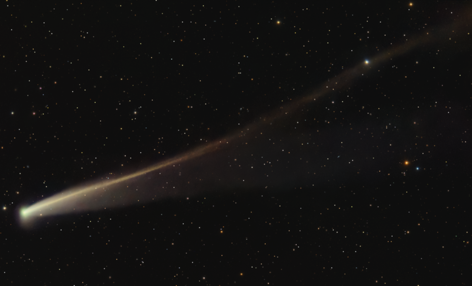 Golden Glow of Comet C/2025 K1 (ATLAS) Mystifies Scientists After Close Solar Encounter 