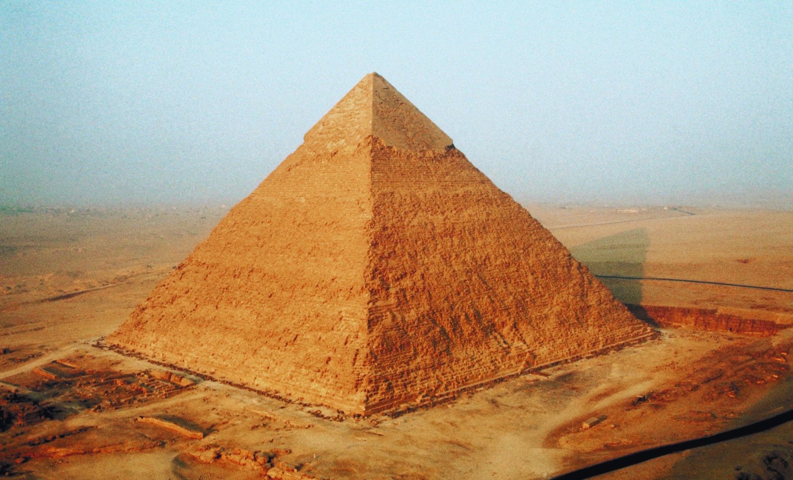 Unveiling Unusual Subterranean Structures Near the Giza Pyramids 