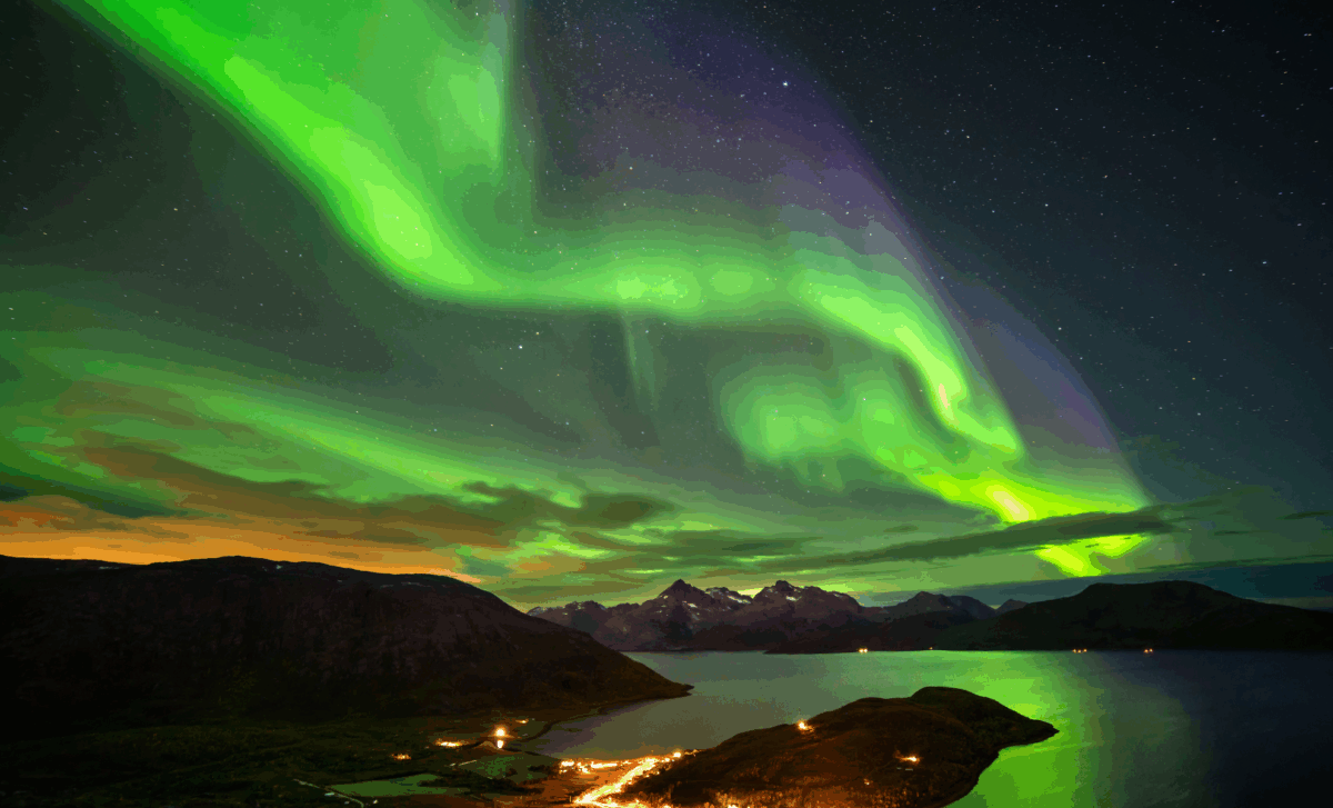 Massive Solar Storm Expected to Illuminate Northern Lights Across 22 US States This Week 