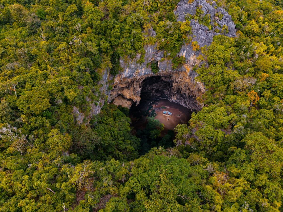 Researchers Discover a Magnificent Subterranean Cave Within a Vast Sinkhole in China 