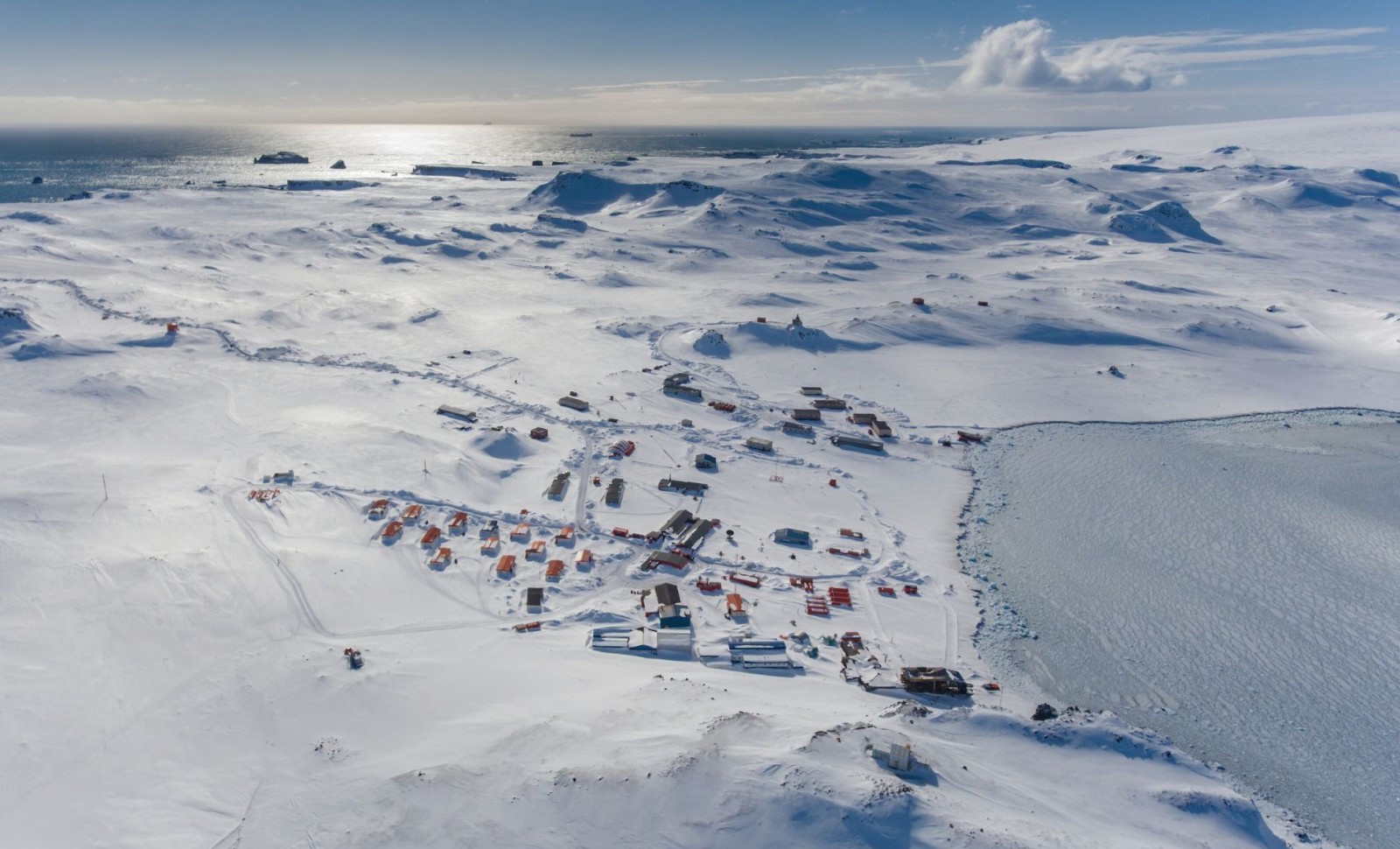 Ancient Antarctic Terrain Revealed After 34 Million Years Hidden Beneath Ice 