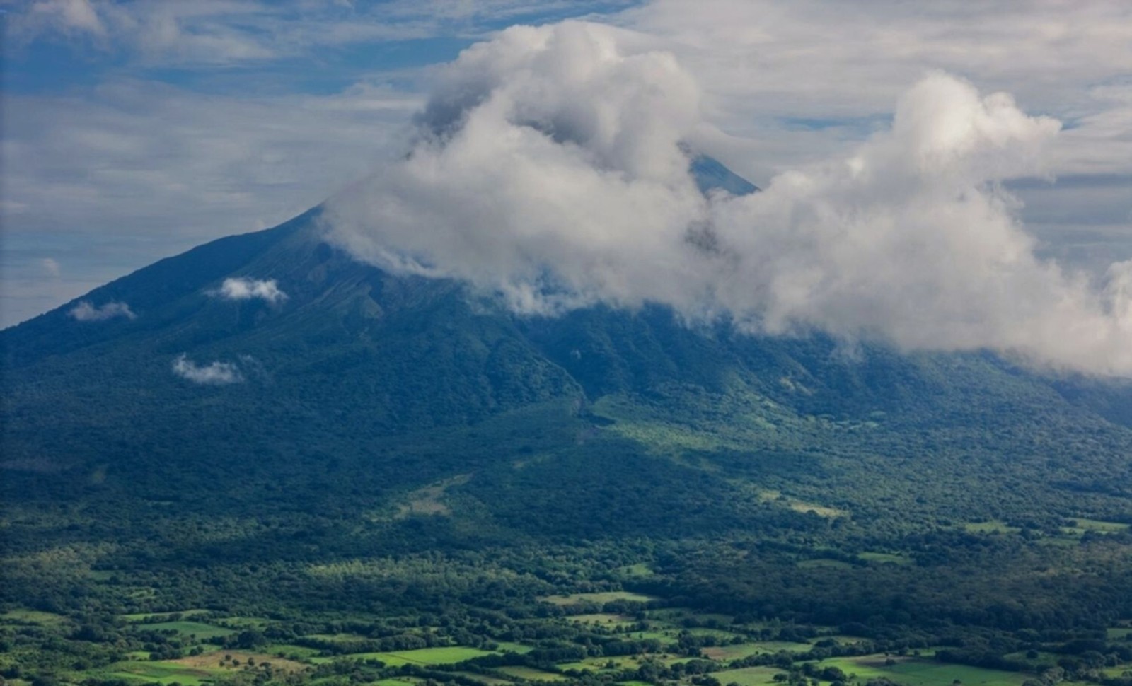 Ancient 400-Mile Volcanic Chain Unearthed Beneath Southern China 