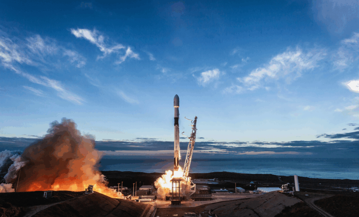 FAA Restores Daytime Rocket Launches After Government Shutdown Pause 