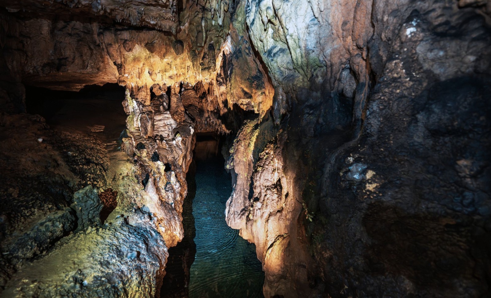 Ancient Water Trapped 2.6 Billion Years Underground Reveals Clues to Life Beyond Earth 