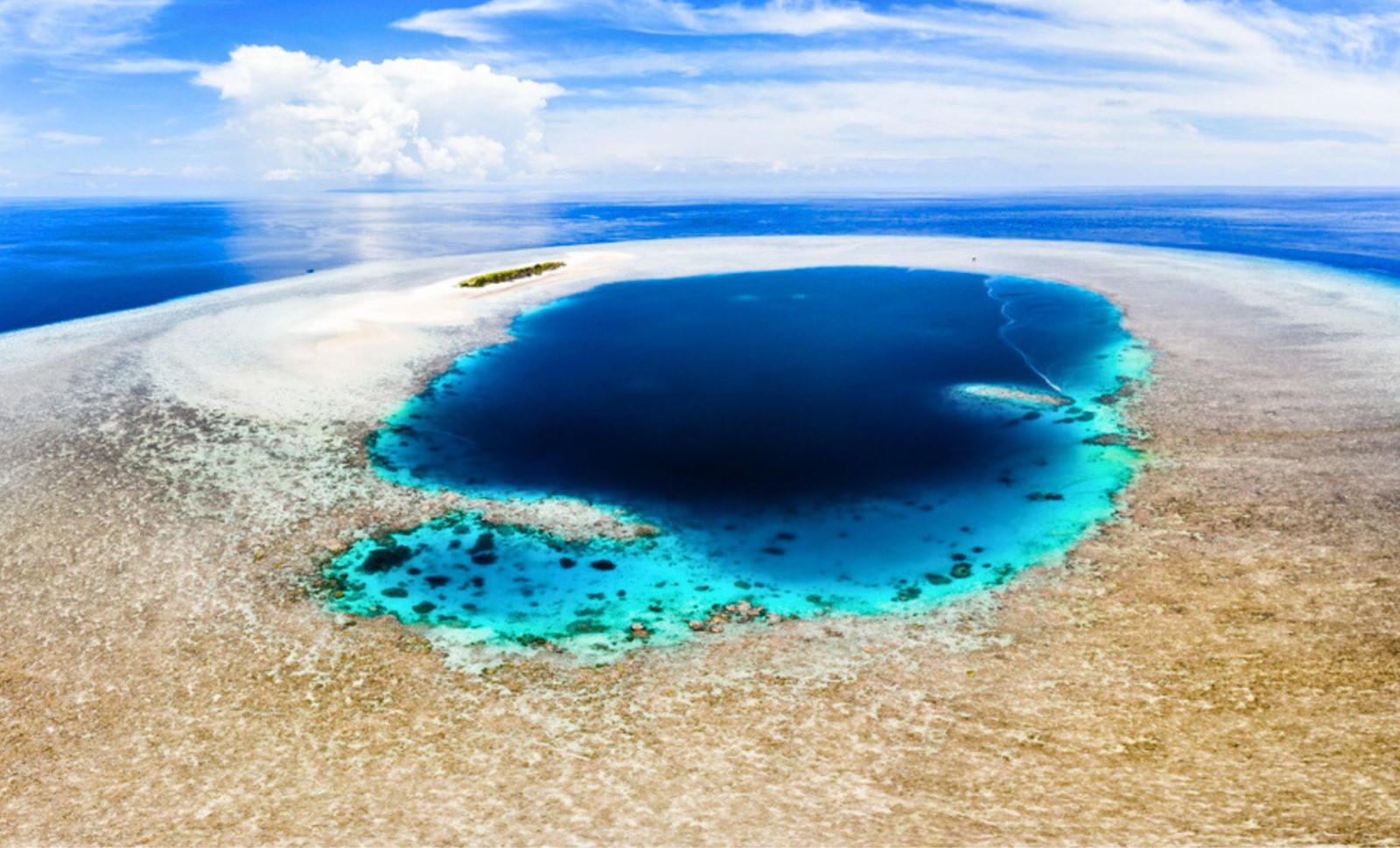 Massive Magnetic Weak Spot Over the Atlantic Reveals Earth's Shield Vulnerability 