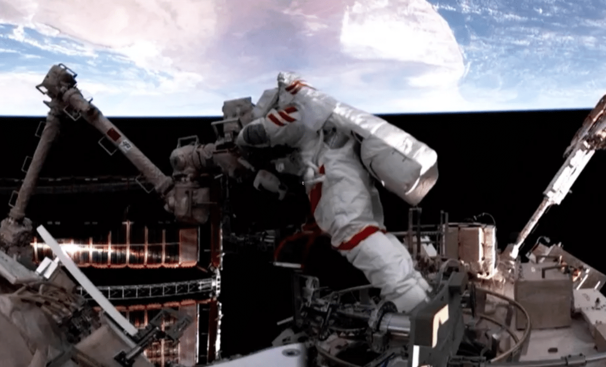 Shenzhou 21 Crew Inspects Damaged Shenzhou 20 Capsule Amid Rising Space Debris Threats 