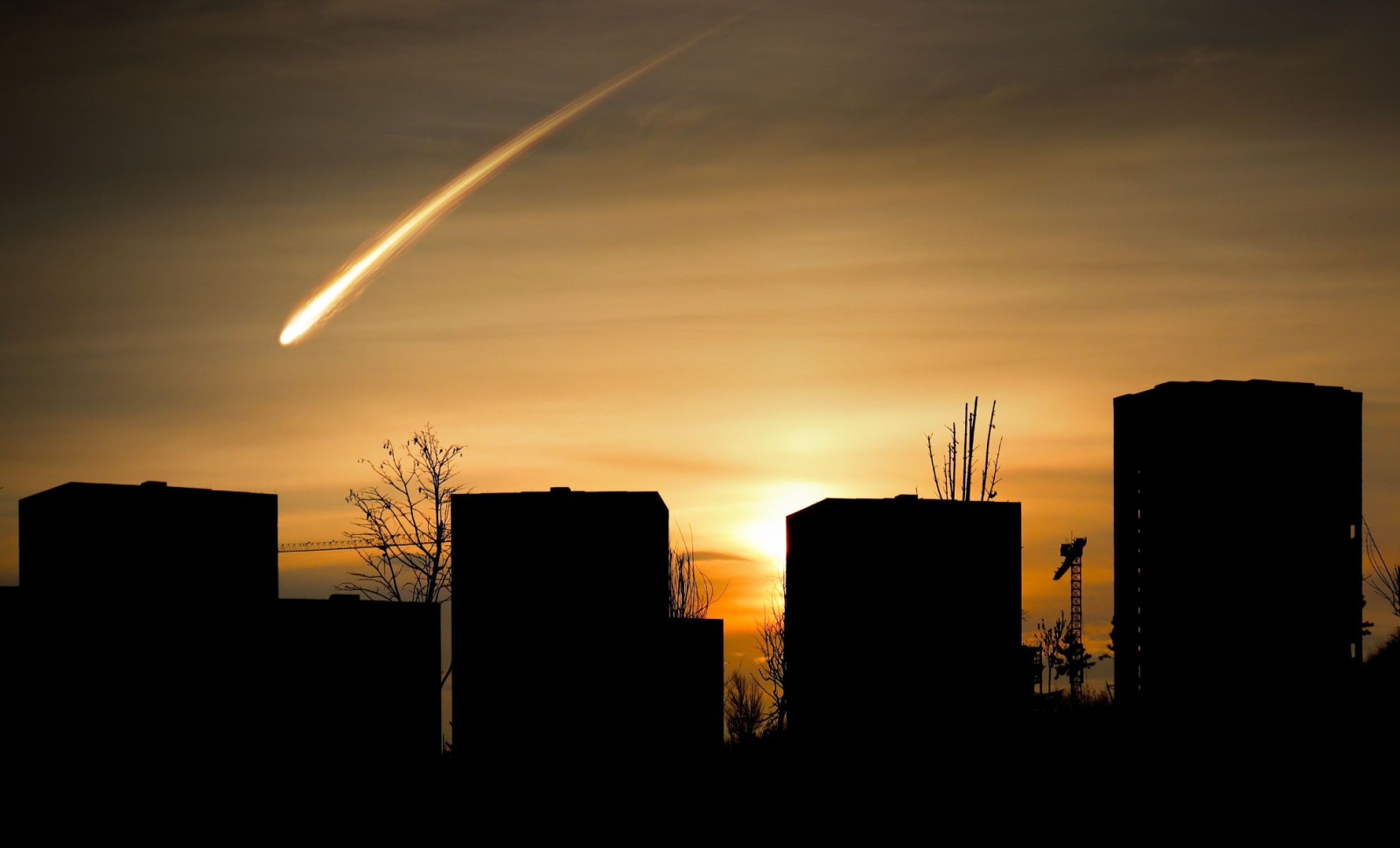 Spectacular Fireball Lights Up Skies Over Six States, Sparking Widespread Fascination 