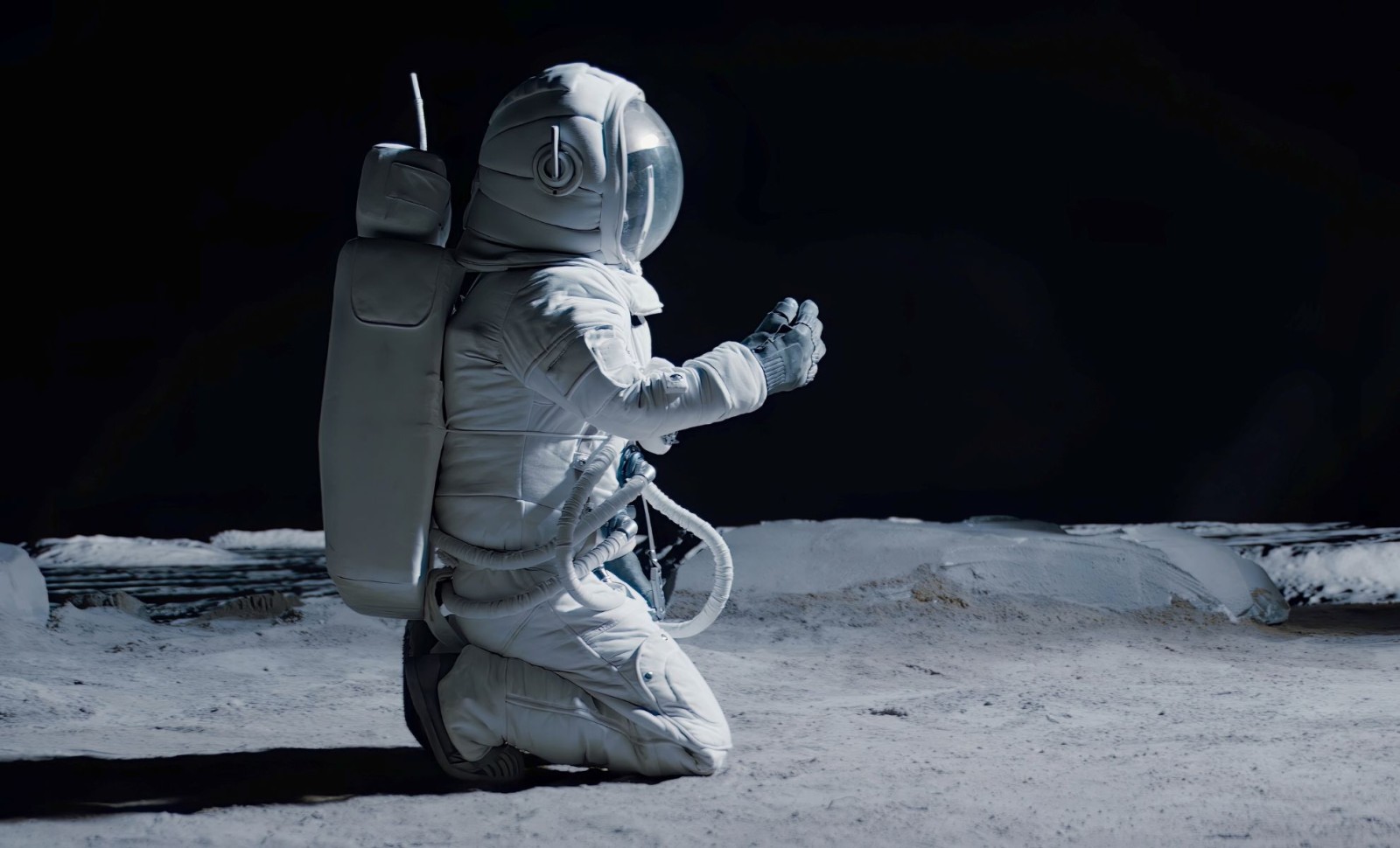 Revolutionary Radiation-Sensitive Clothing Could Protect Moon Explorers and Everyday Wearers 