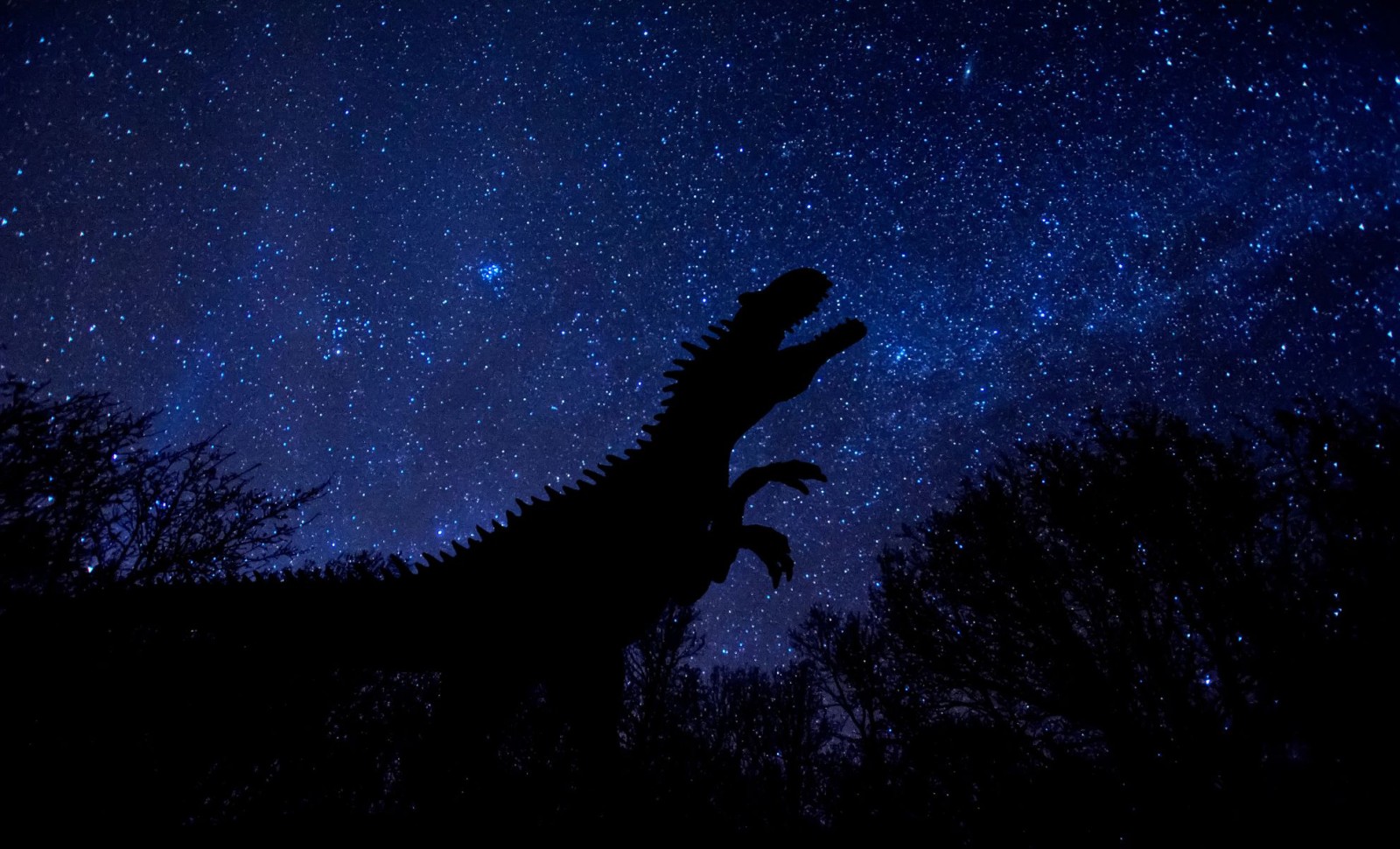 James Webb Telescope Reveals Colossal “Dinosaur-Like” Stars in the Early Cosmos 