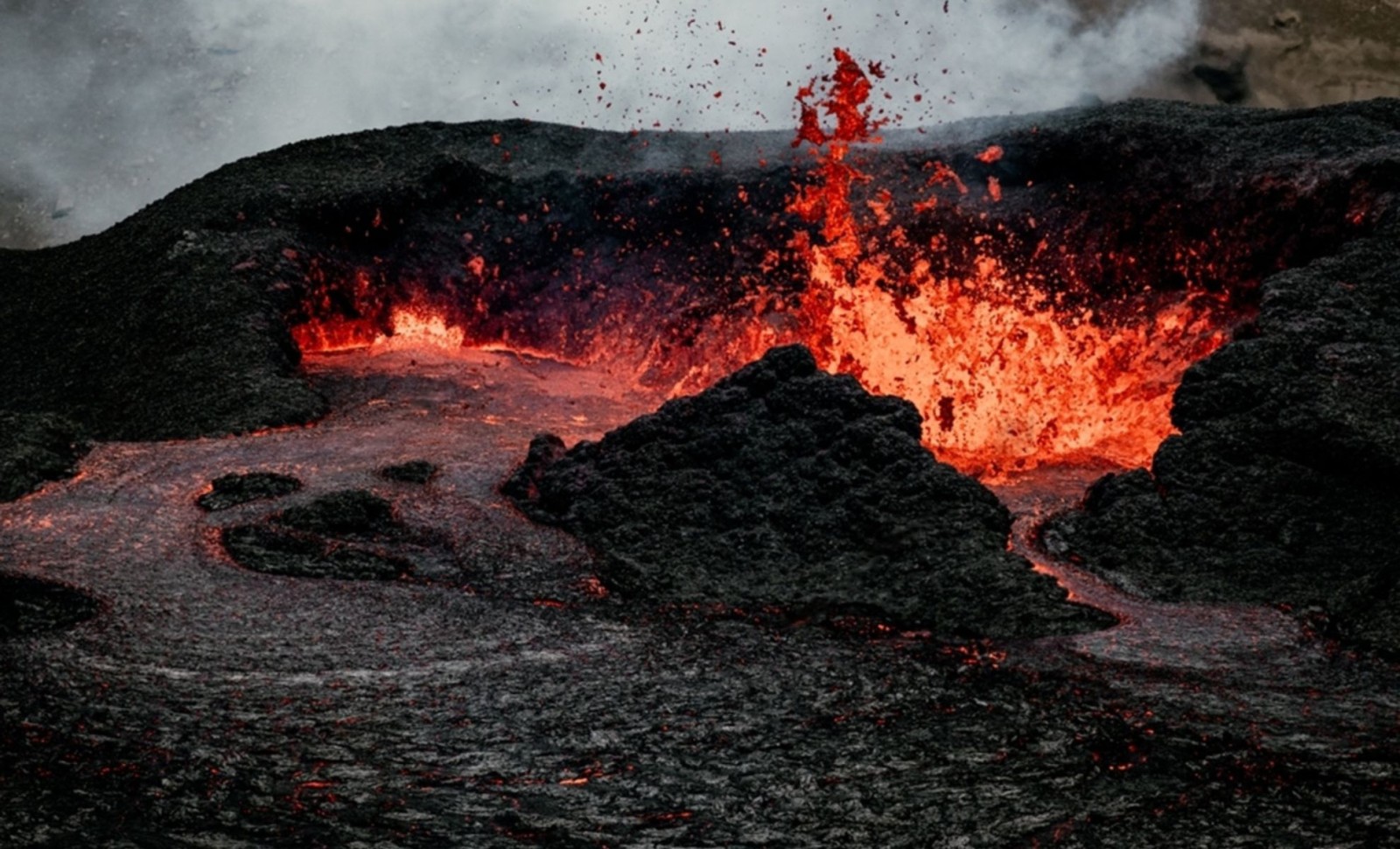 New Insights Reveal Recent Volcanic Activity on the Moon 