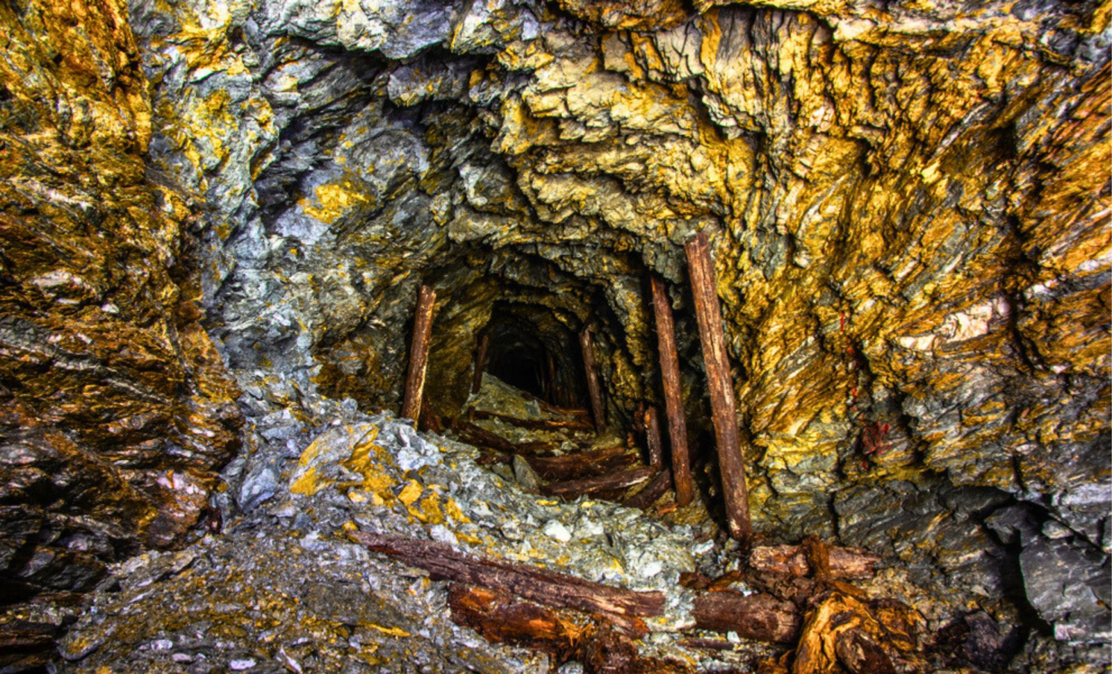 Top 7 Nations Leading Global Gold Mining Production Today 