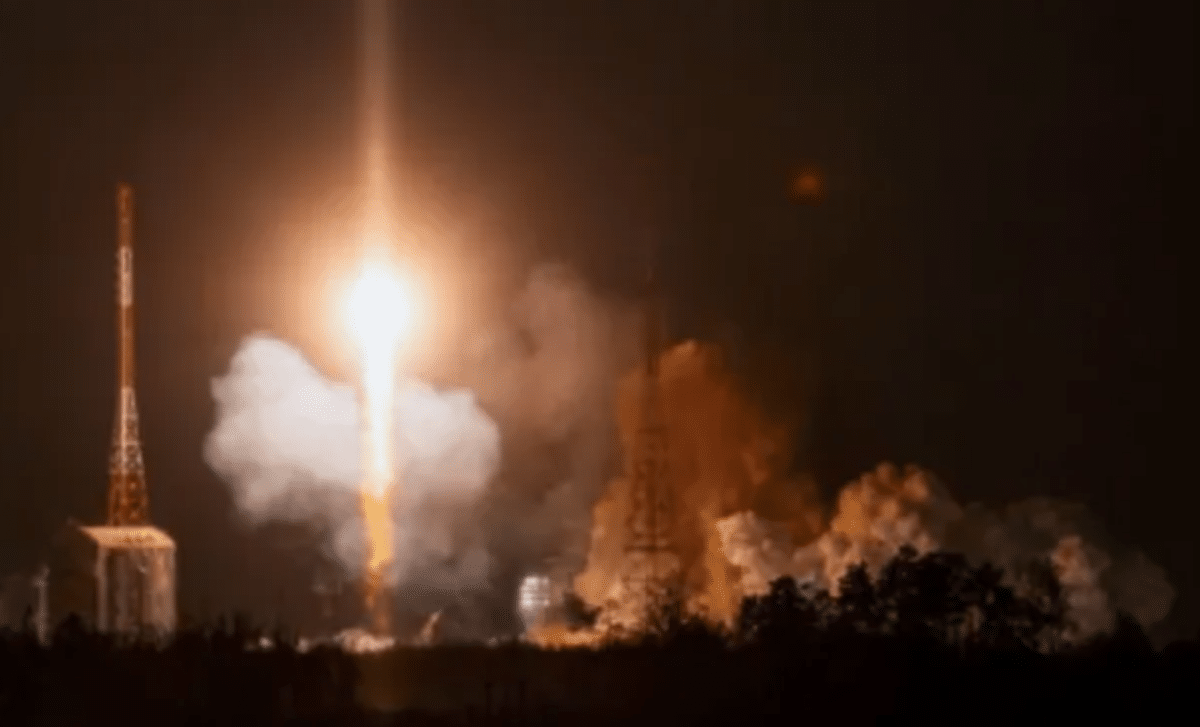 Iran Deploys Three Homegrown Earth-Observation Satellites via Russian Soyuz Rocket 