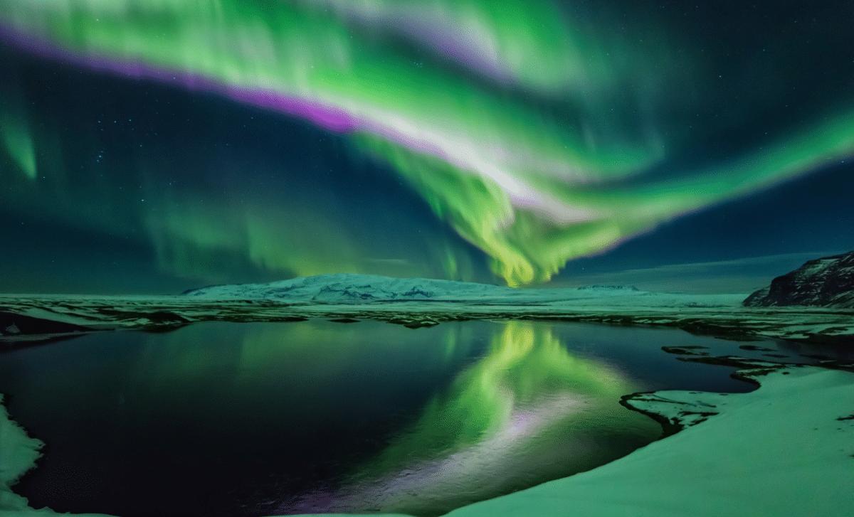 Aurora Borealis May Shine Over 20 U.S. States Tonight: When and Where to Watch 
