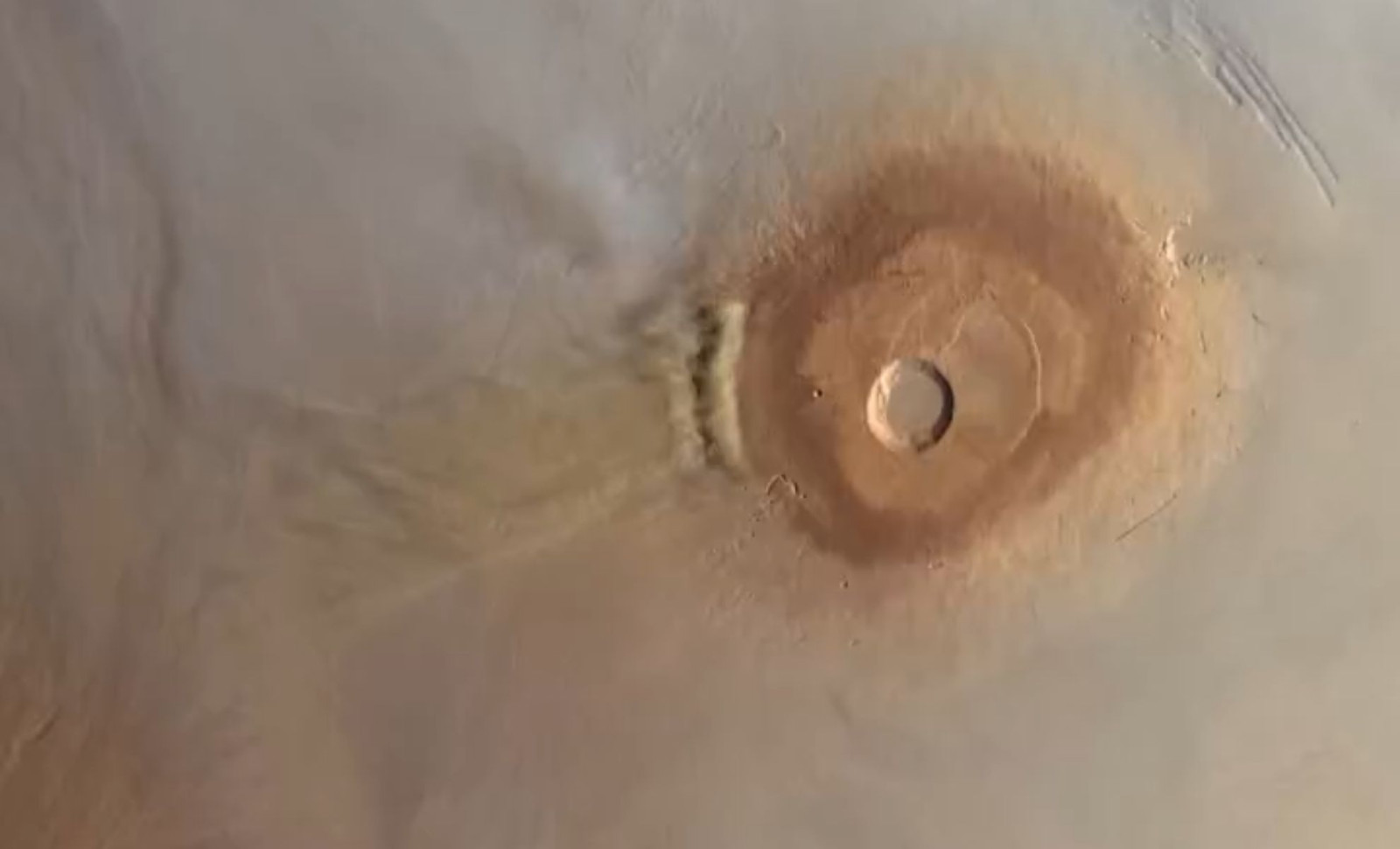 Striking New Images Reveal Mars’ Moon Phobos Over Towering Volcanoes 