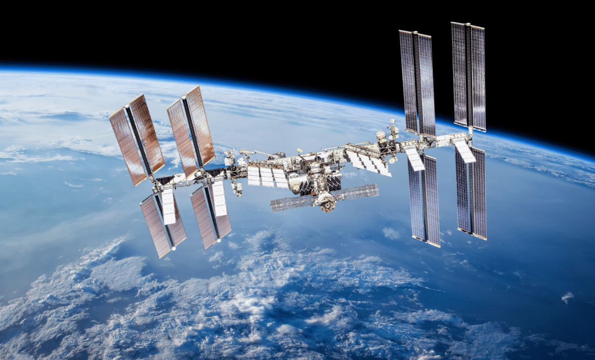 Commercial Space Stations Set to Launch in 2026, Ushering a New Space Era 