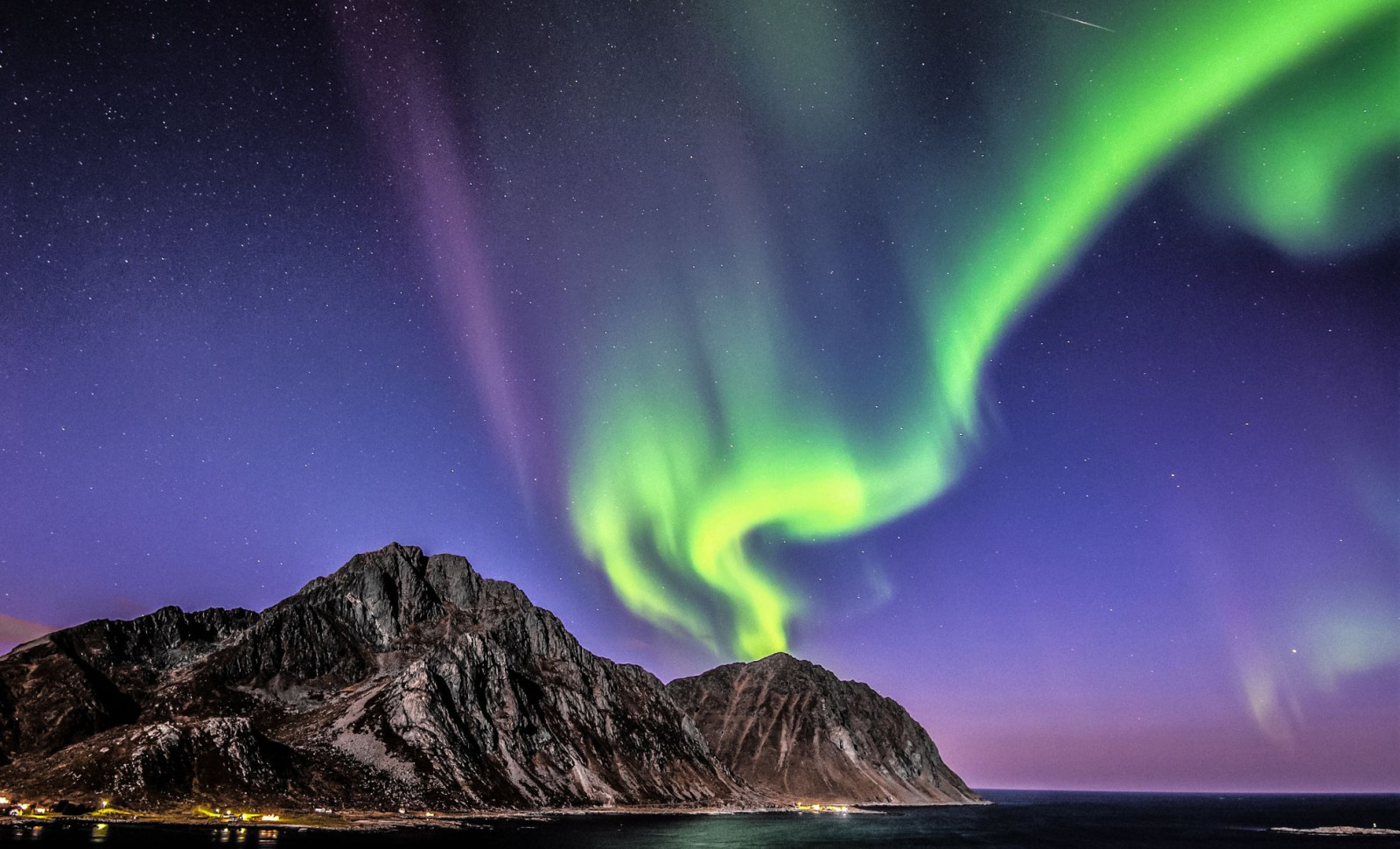 Aurora Borealis Set to Illuminate Skies Across 15 U.S. States This Week 