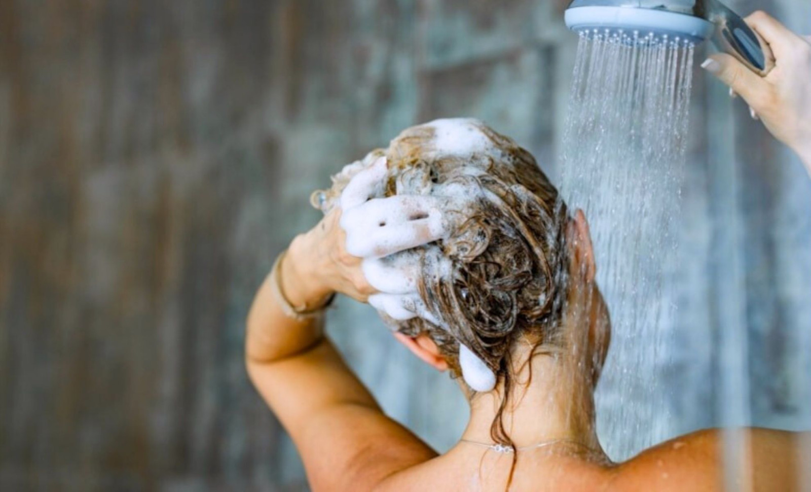 What Happens to Your Skin When You Shower Only Once a Week? 
