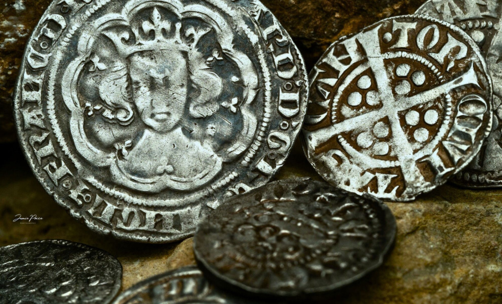 Farmers Discover 17th-Century Silver Coin Hoard in Northern Poland 