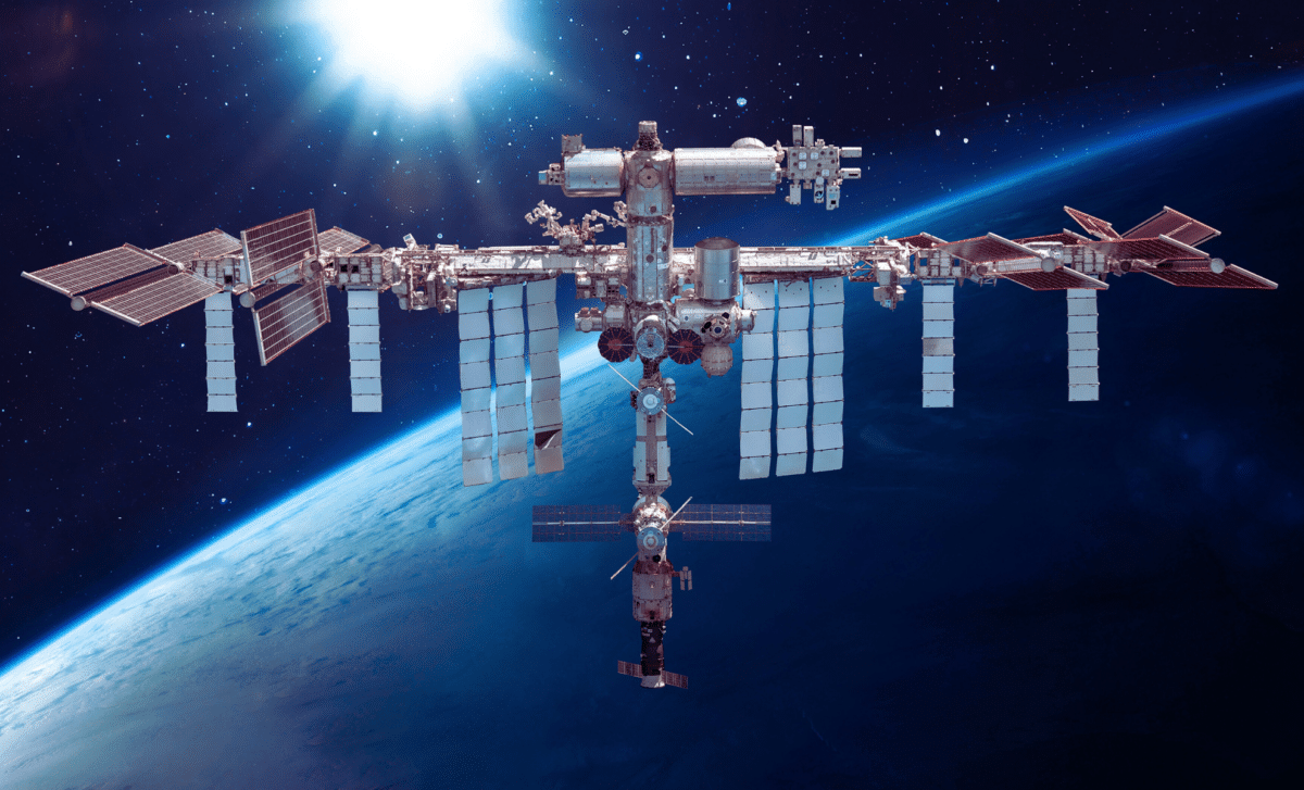 Viruses Show Unusual Behavior in Space, Offering New Hope for Fighting Superbugs 