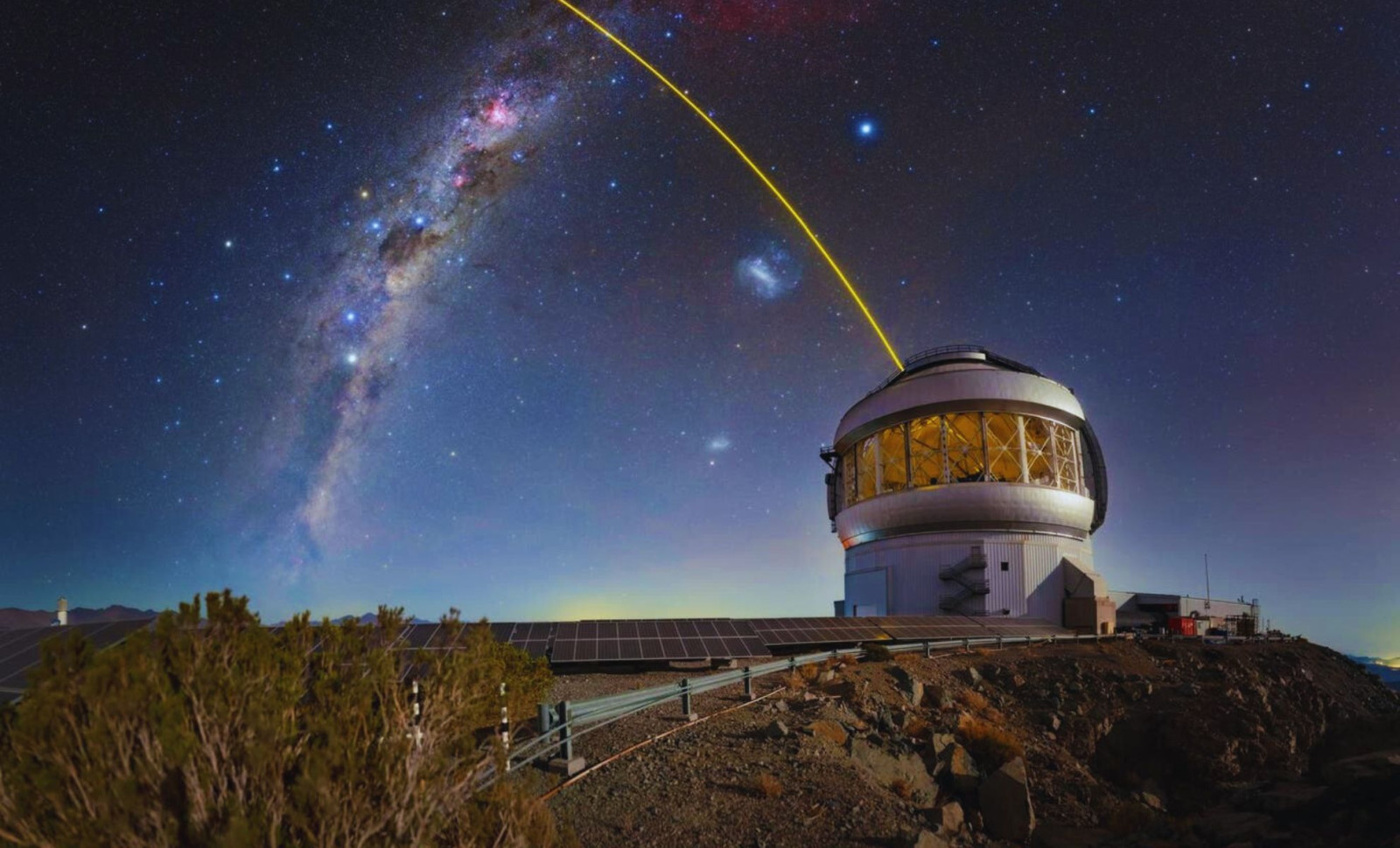 Enormous Metallic Vapor Cloud Discovered Encircling a Mysterious Cosmic Object 