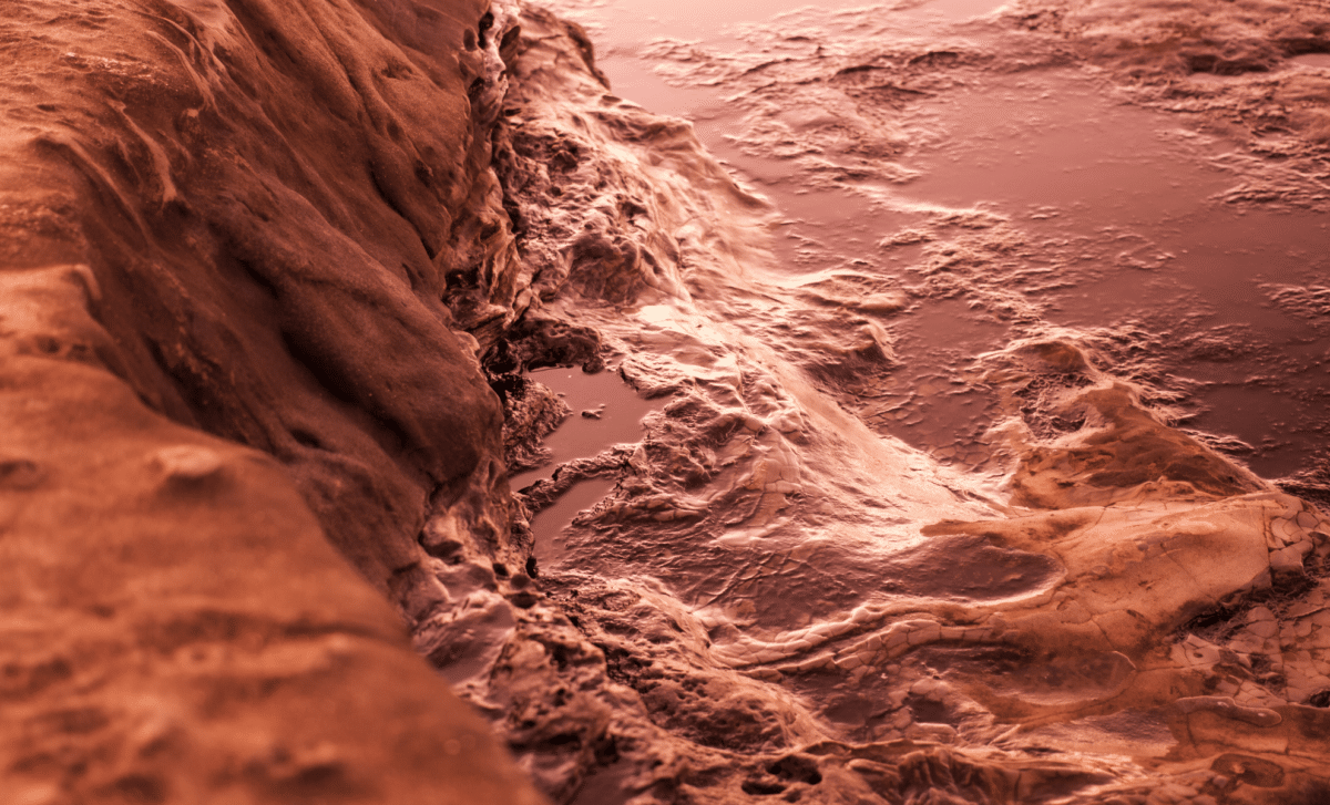 Scientists Identify Martian Air Moisture as a Critical Water Resource for Human Exploration 