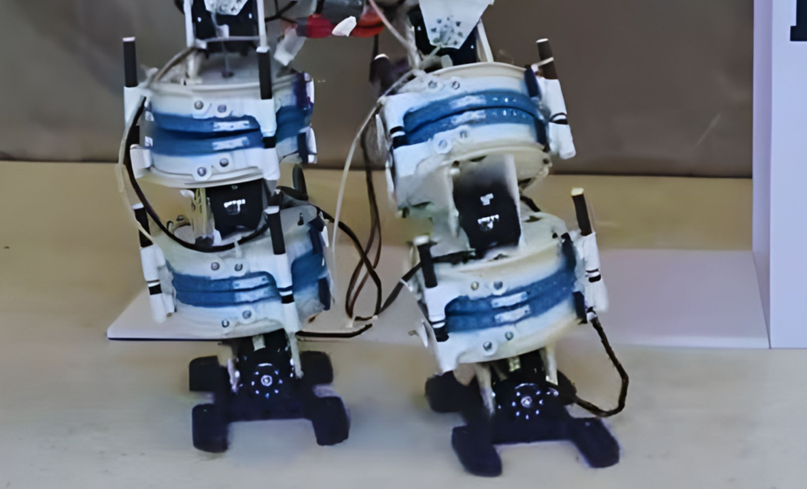 Meet the Ultra-Flexible Robot That Can Stretch, Float, Fly, and Squeeze Through Tight Spots 