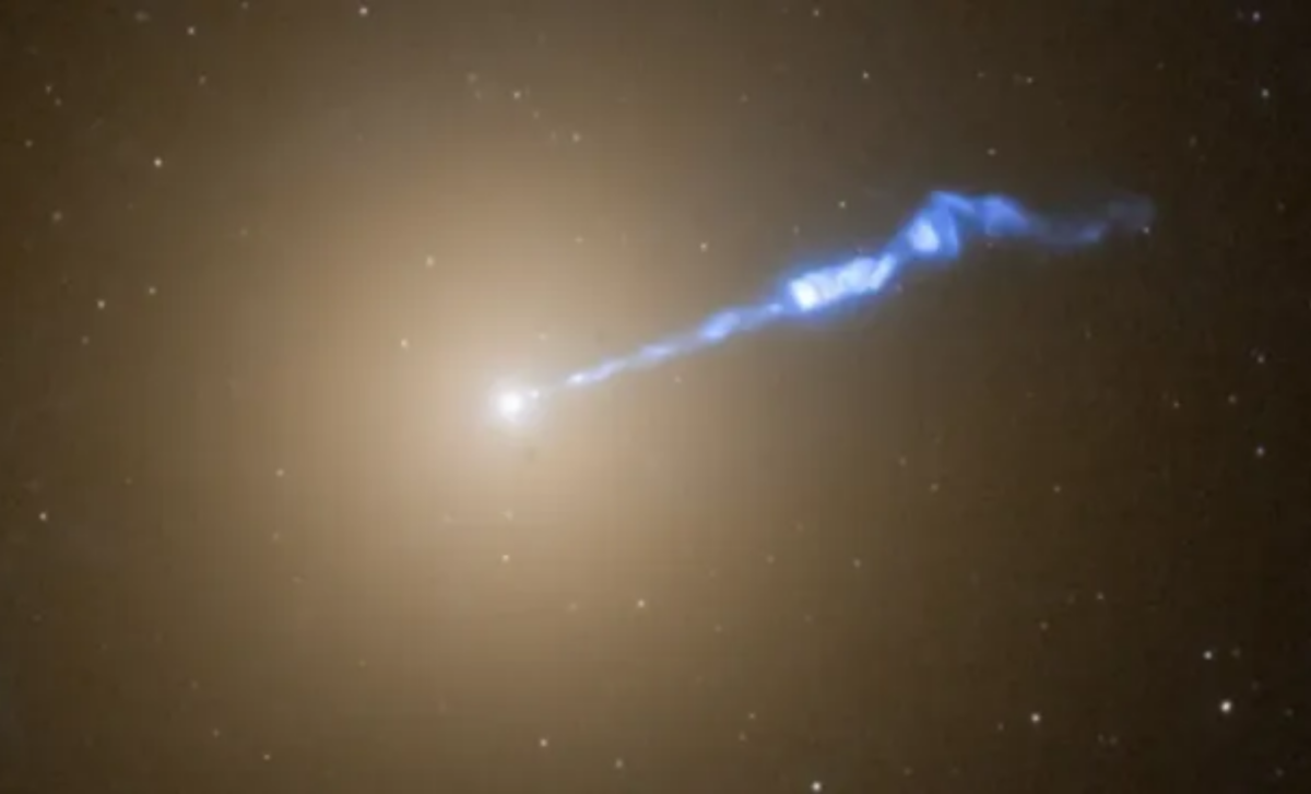 Historic Imaging Links Black Hole Shadow to Massive 3,000-Light-Year Jet 