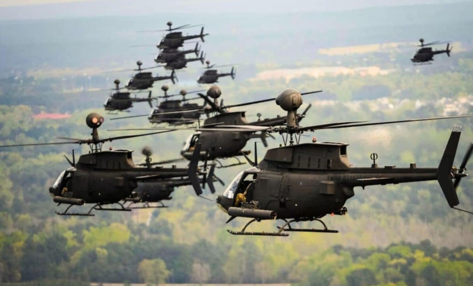 U.S. Army Sets New Benchmark with Historic 32-Helicopter Formation Flight 