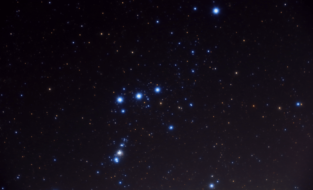 Why Orion’s Belt Stars Outshine Our Sun by 200,000 Times and Winter Is Ideal for Viewing 