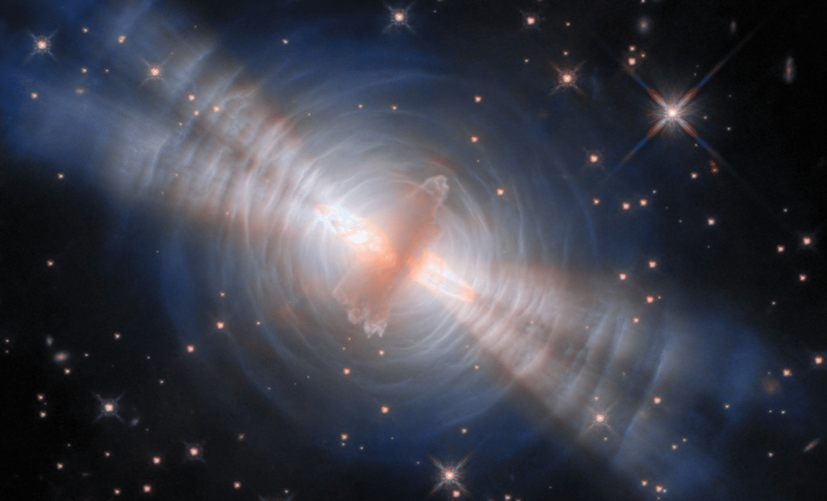 Hubble’s Latest Images Unveil the Intricate Death Dance of a Dying Star 