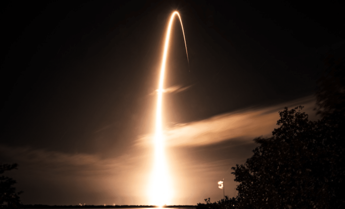 SpaceX Achieves New Milestone with Starlink Launch Despite Weather Challenges 