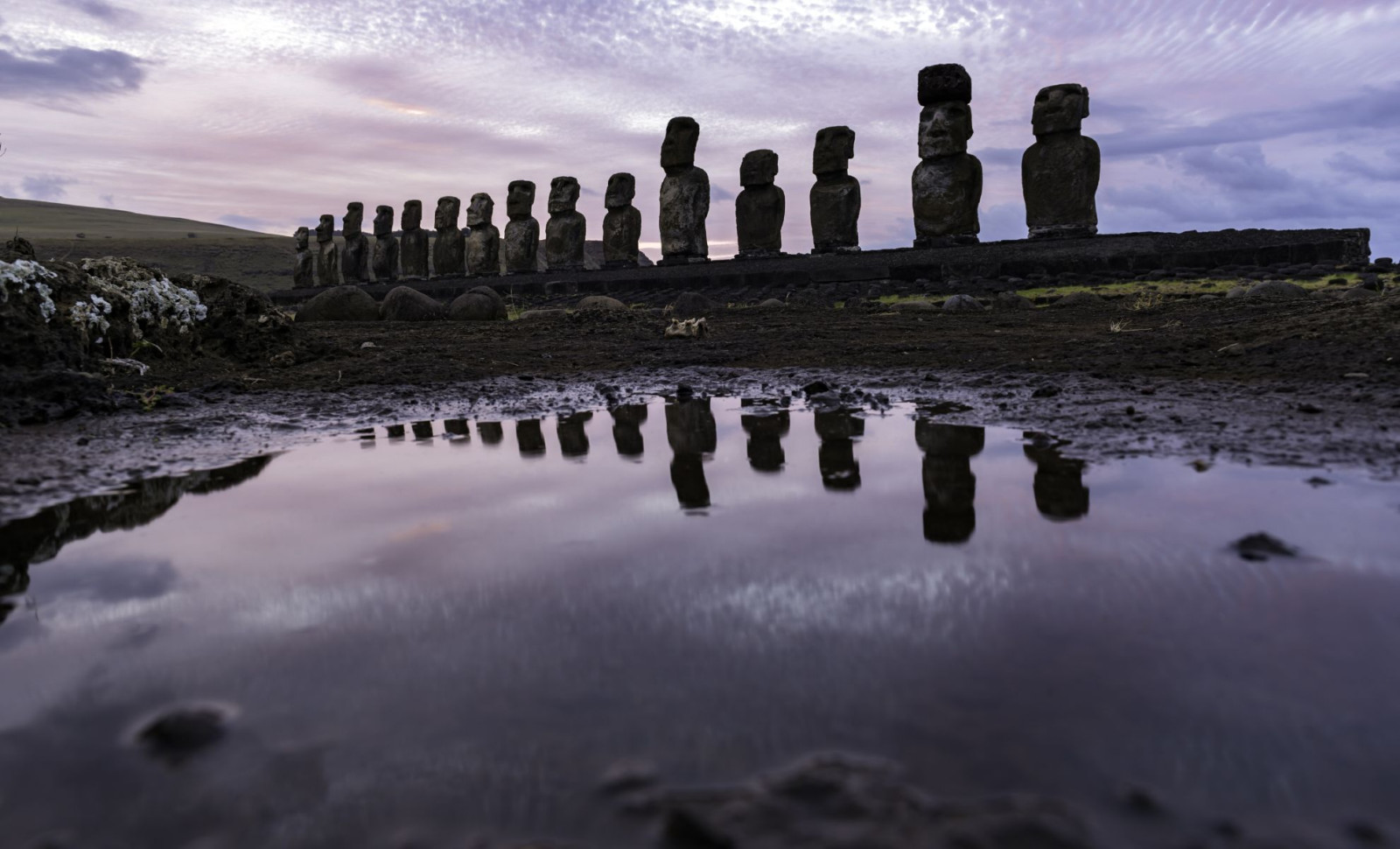Uncovered Moai Statue Emerges from Dry Lakebed on Easter Island, Defying Expectations 