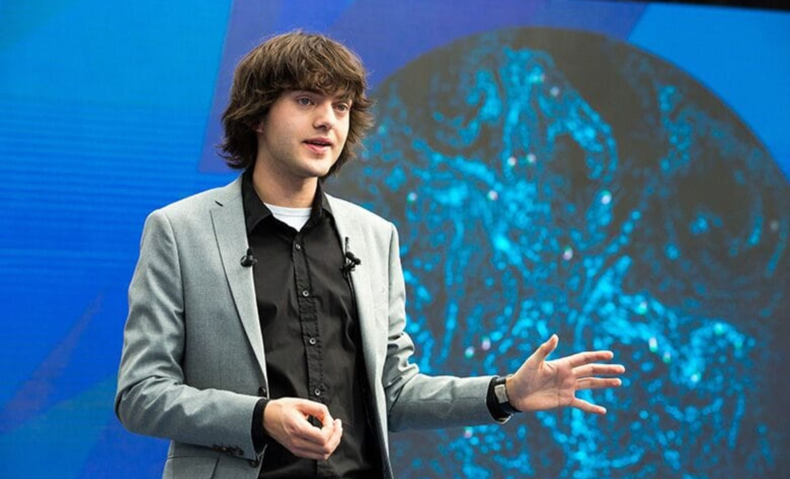 Teen Innovator Crafts a Robot to Tackle Ocean Plastic Pollution Without Funding or Degree 