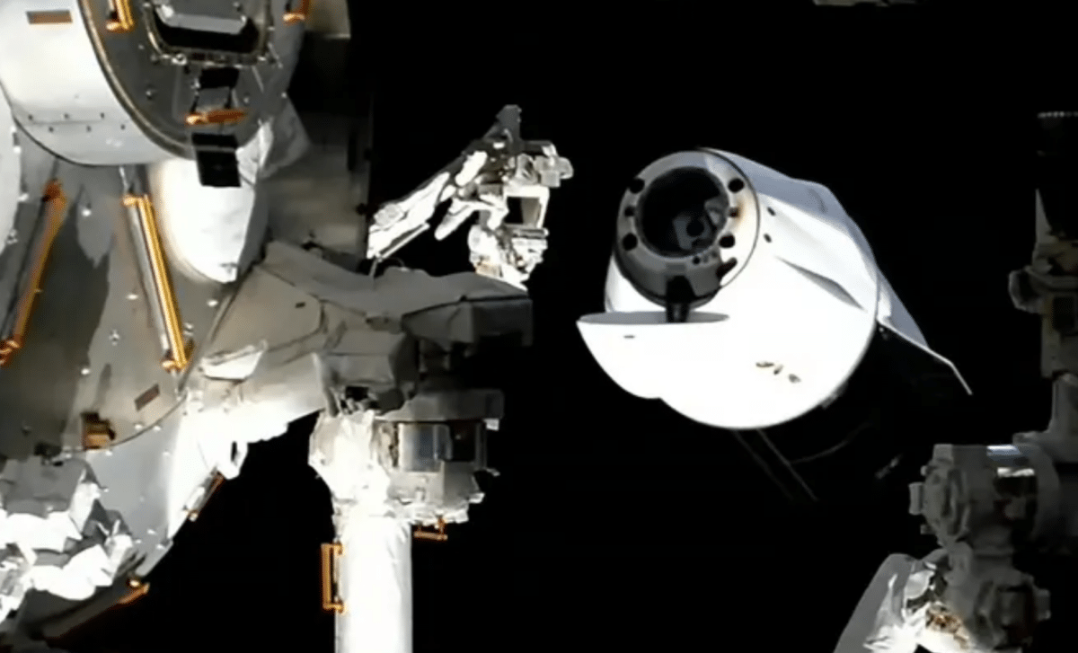 SpaceX Dragon Capsule Completes Groundbreaking ISS Mission with New Orbit-Raising Role 