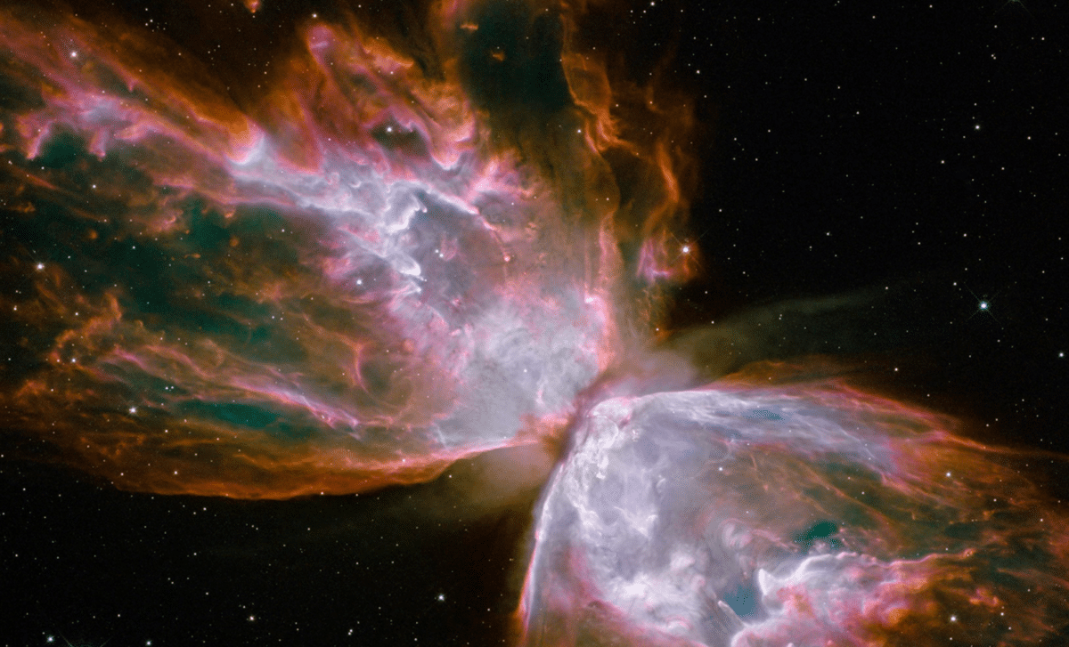 Astronomers Identify Carbon Dioxide Ice in a Planetary Nebula for the First Time 