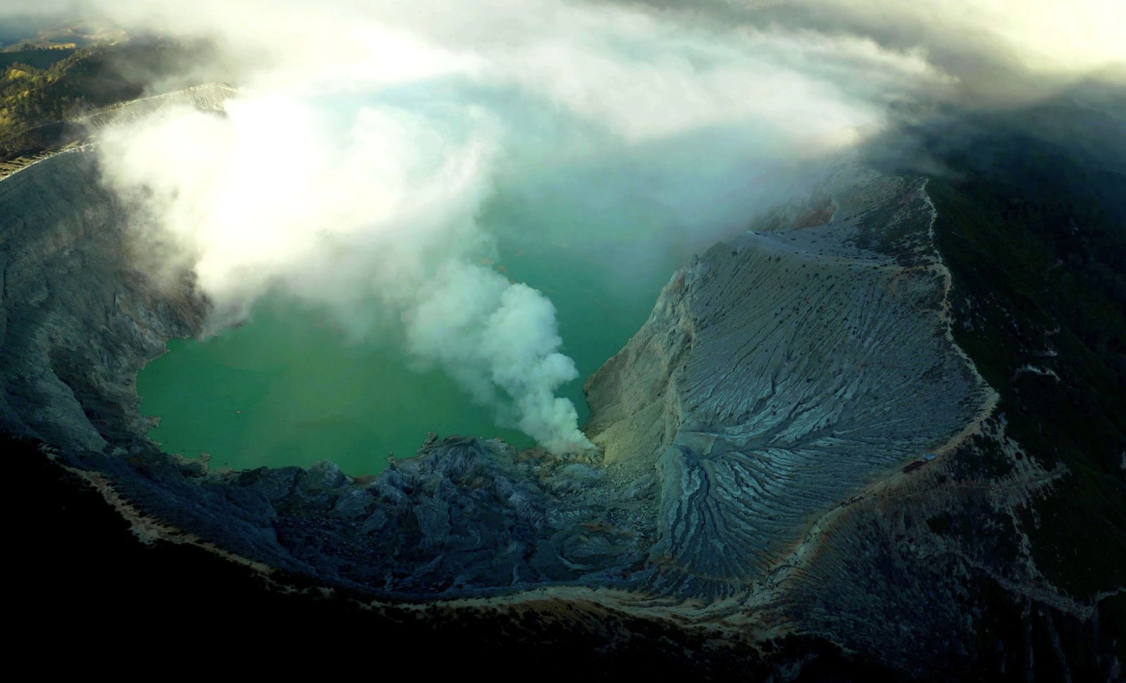 Scientists Unearth Enormous 145-Million-Year-Old Volcano Buried Below the Pacific Ocean 