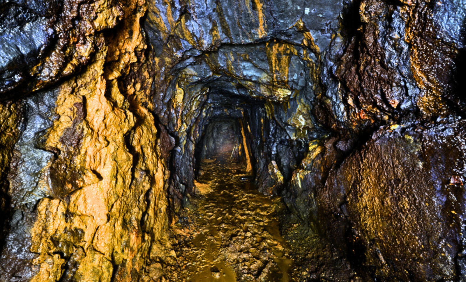 Geologists Unearth Record-Breaking High-Grade Gold Deposit Valued at $83 Billion 