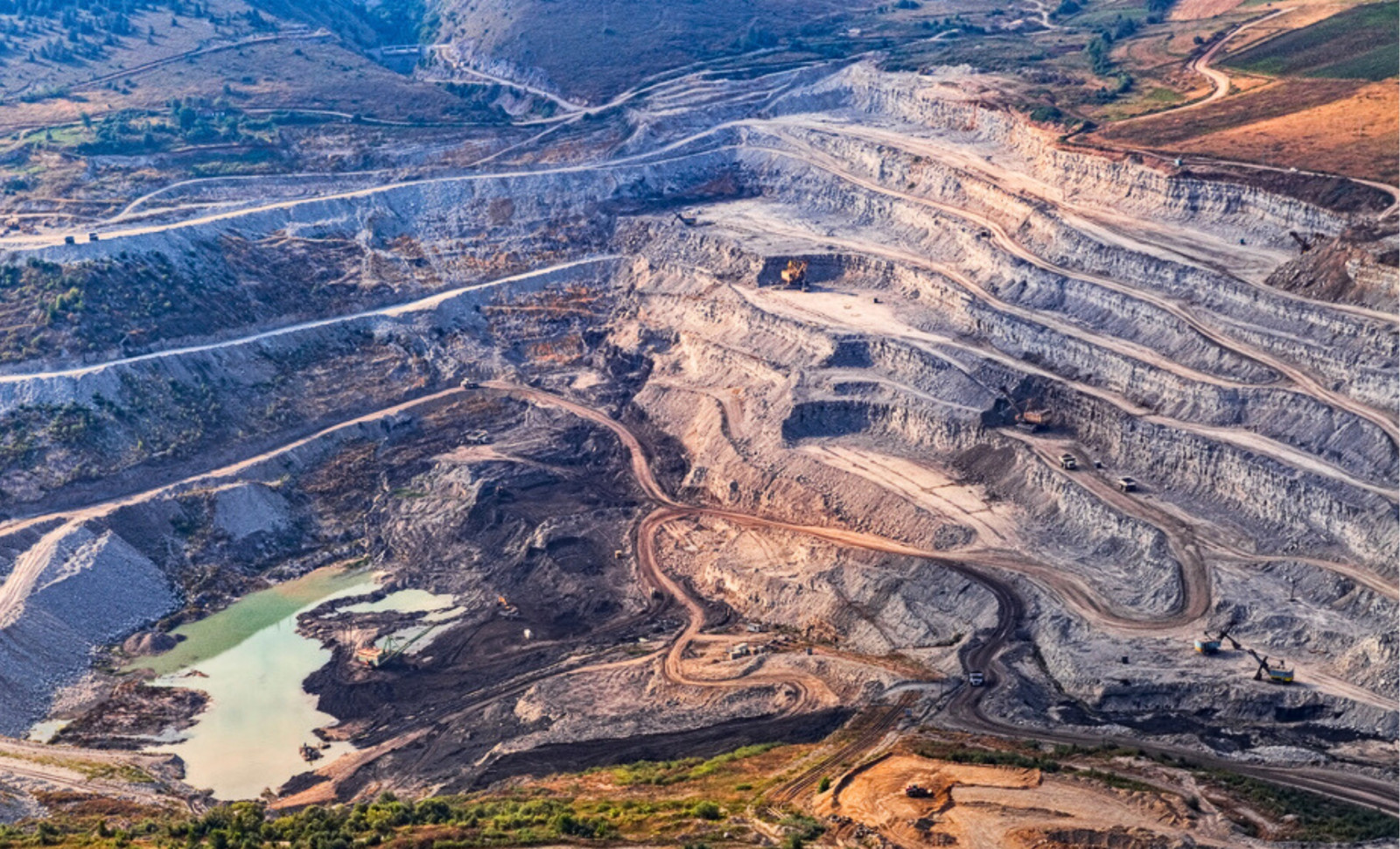 China Uncovers Massive Deposits of Rare Earths and Two Vital Minerals 