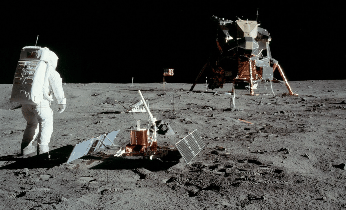 Harnessing Fiber-Optic Networks to Detect Moonquakes for Artemis Missions 