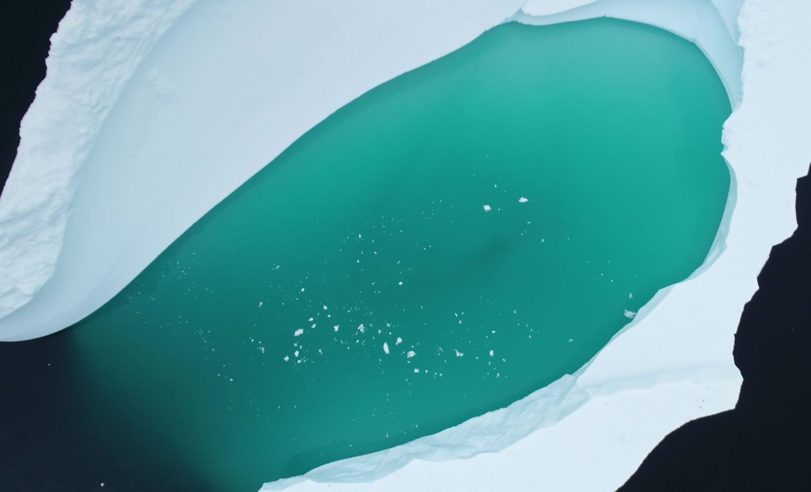 Unexpected Green Ice in Antarctica Revealed by New Satellite Data 