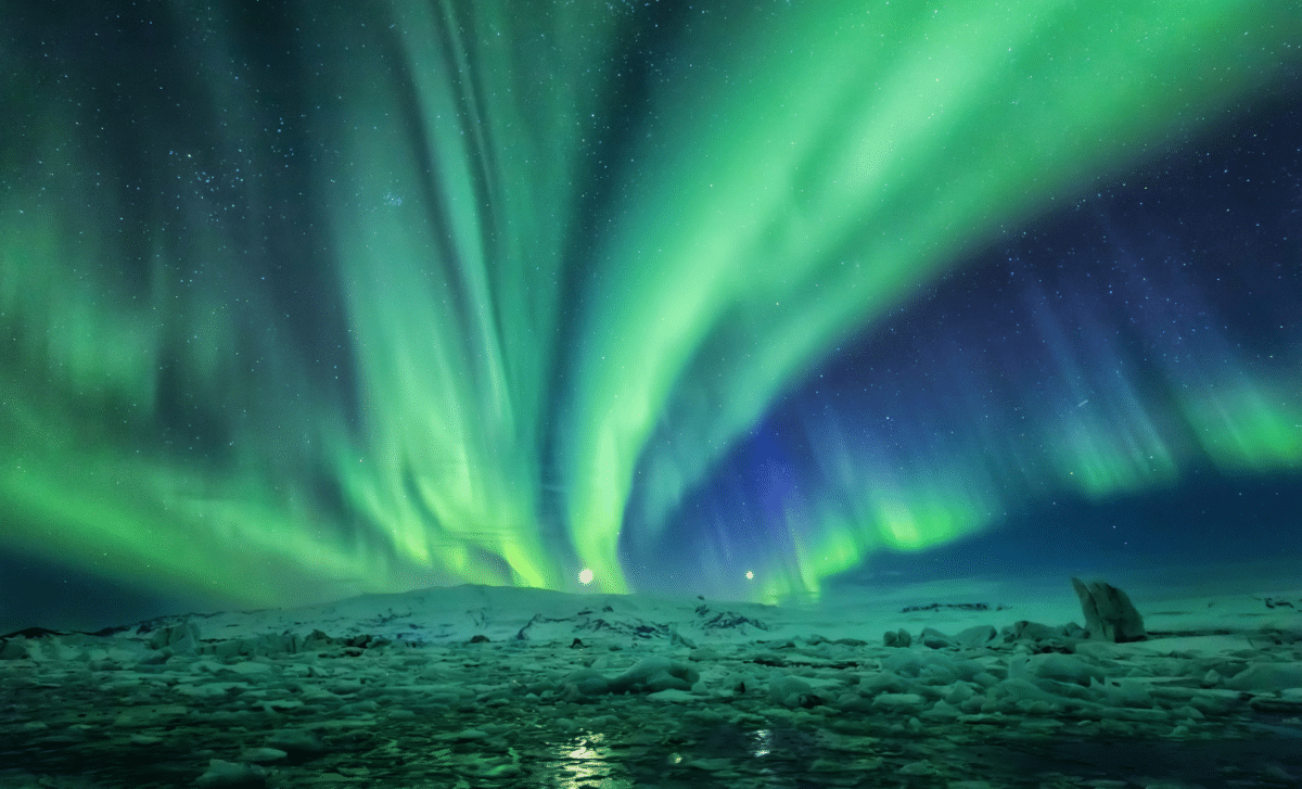 Aurora Borealis Expected to Illuminate Skies Across 10 U.S. States Tonight: Here's Where to Look 