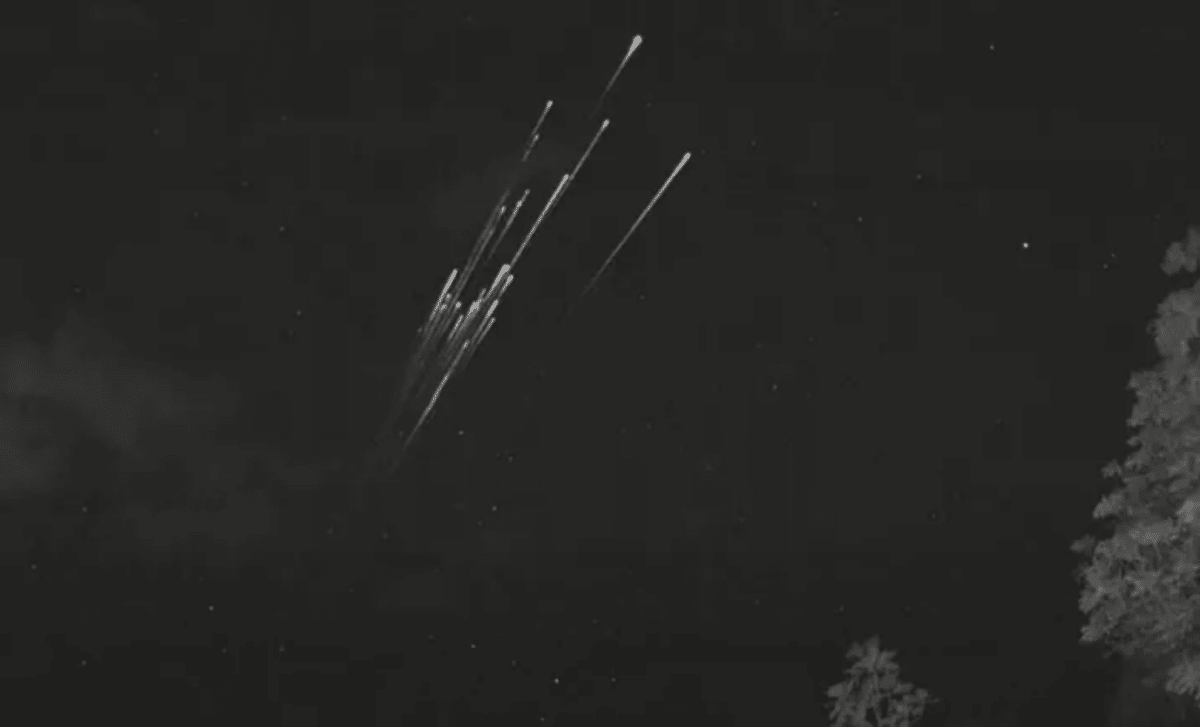 Starlink Satellite Fragmentation Amplifies Space Debris Concerns Ahead of Artemis II Launch 