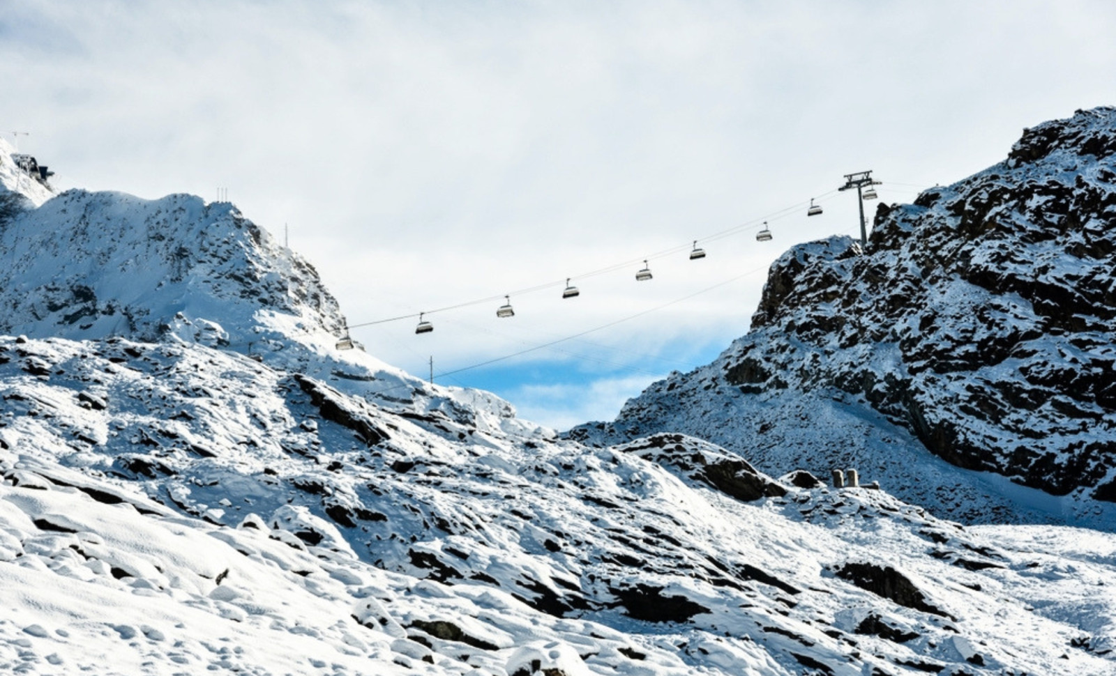 Volunteer to Live in the Italian Alps for Free: What to Expect and Compensation Details 